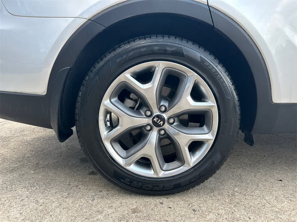 Thumbnail: 2019 Kia Sorento - 16