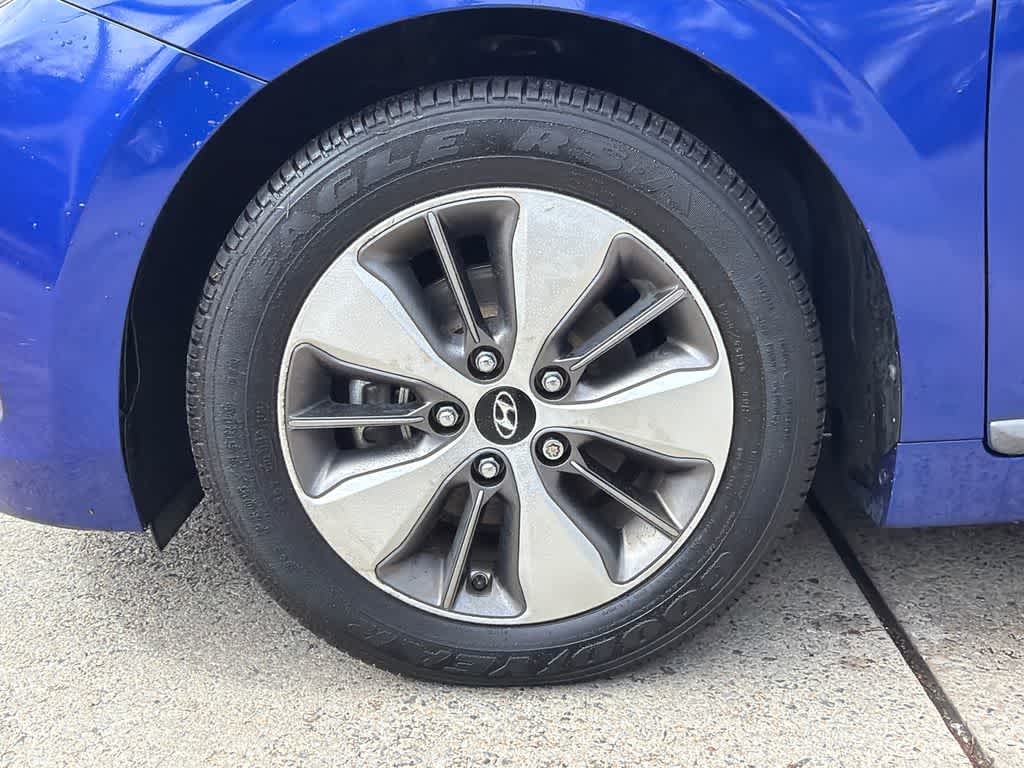 Thumbnail: 2019 Hyundai Ioniq - 9