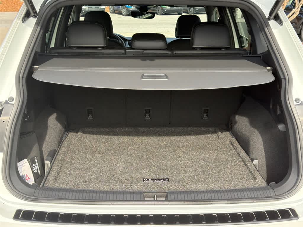 Thumbnail: 2022 Volkswagen Tiguan - 16