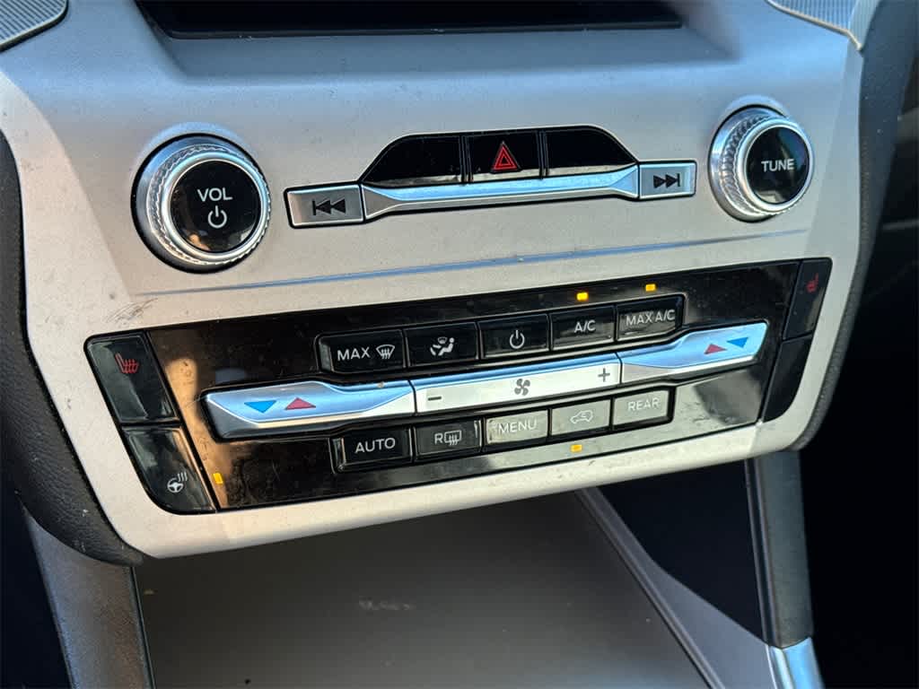 Thumbnail: 2023 Ford Explorer - 31