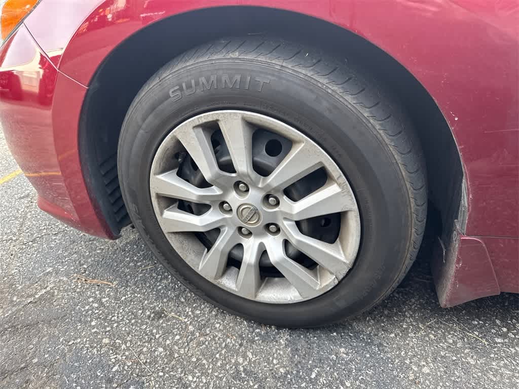 Thumbnail: 2017 Nissan Altima - 7