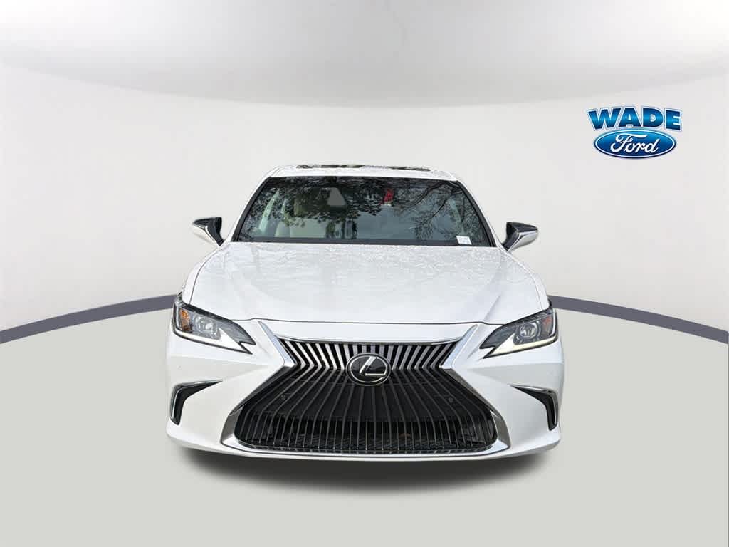 Thumbnail: 2020 Lexus ES - 2