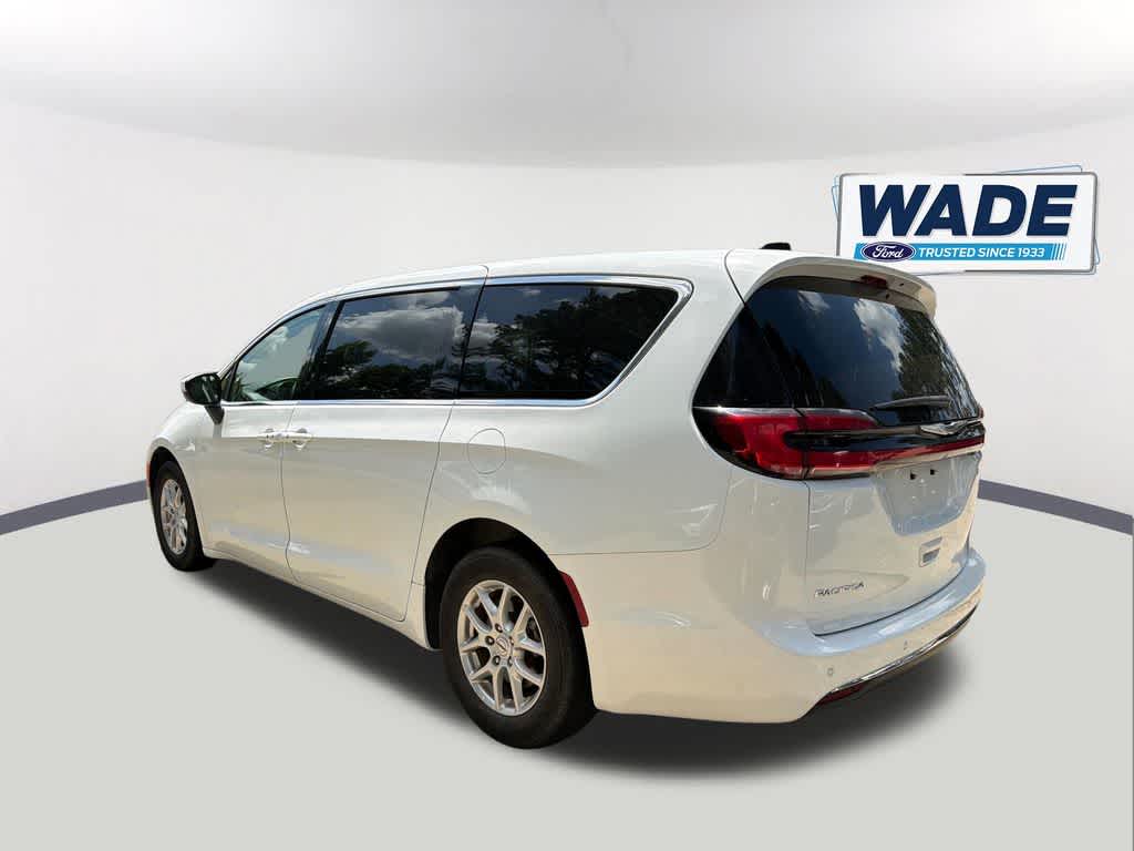 Thumbnail: 2023 Chrysler Pacifica - 7