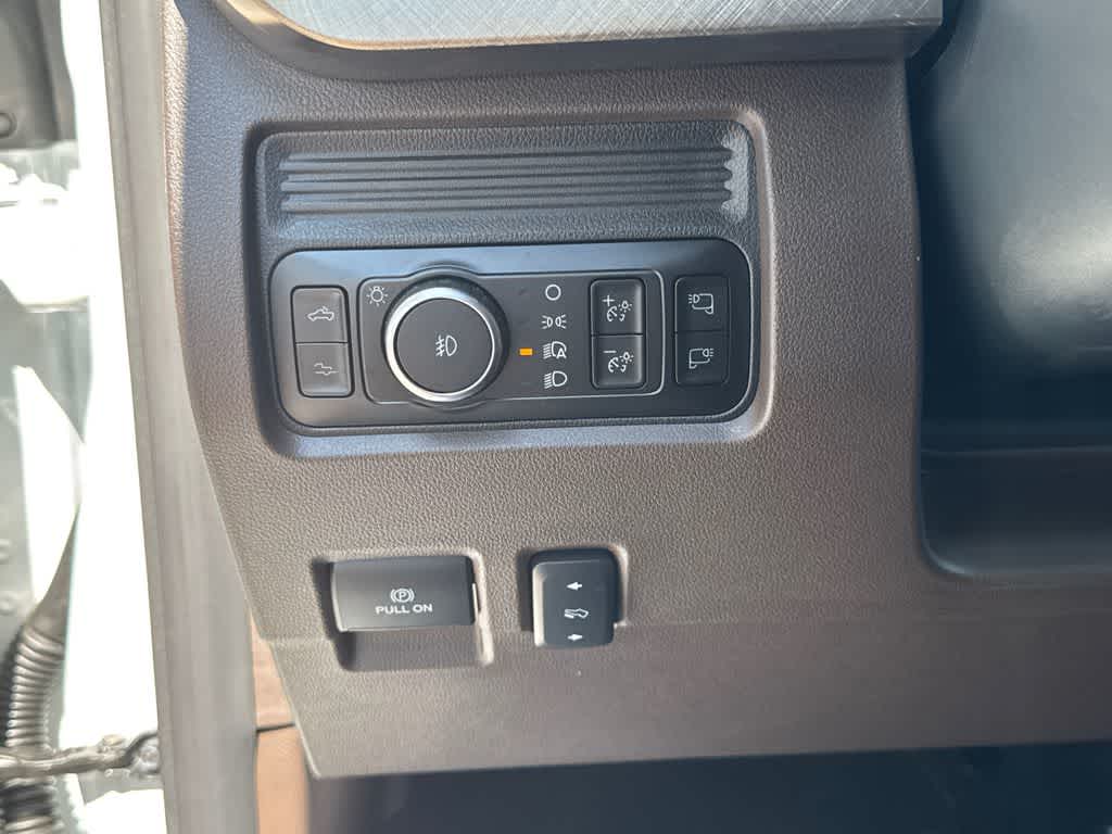 Thumbnail: 2025 Ford F-350 - 31