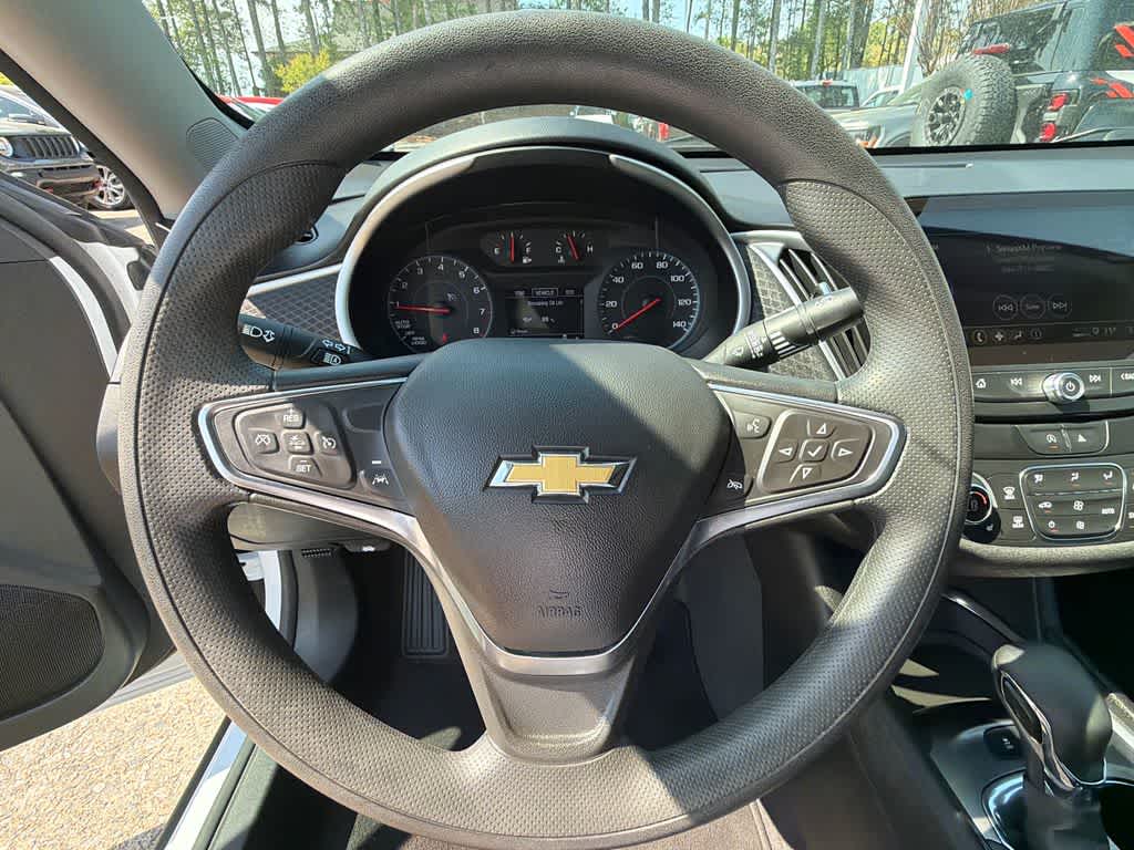Thumbnail: 2024 Chevrolet Malibu - 21