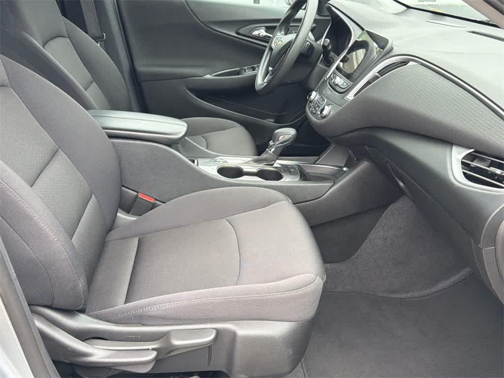 Thumbnail: 2023 Chevrolet Malibu - 12