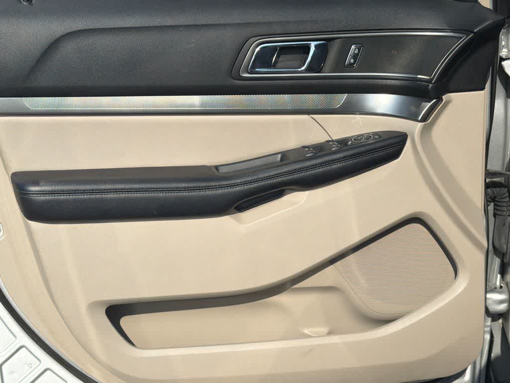Thumbnail: 2018 Ford Explorer - 11
