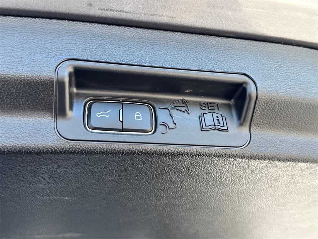 Thumbnail: 2023 Ford Explorer - 17