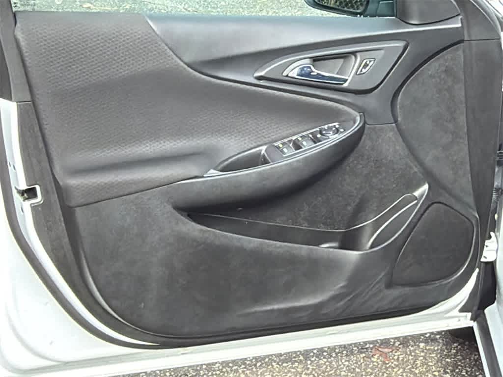 Thumbnail: 2023 Chevrolet Malibu - 11