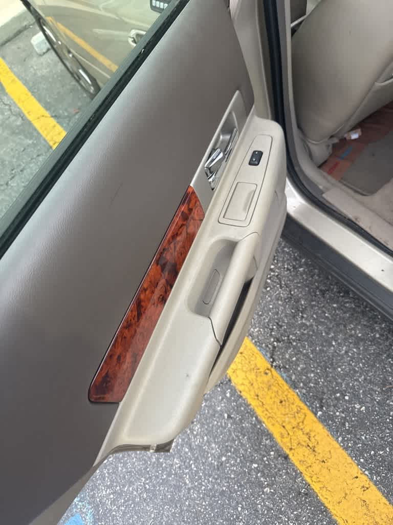 Thumbnail: 2004 Lincoln LS - 10