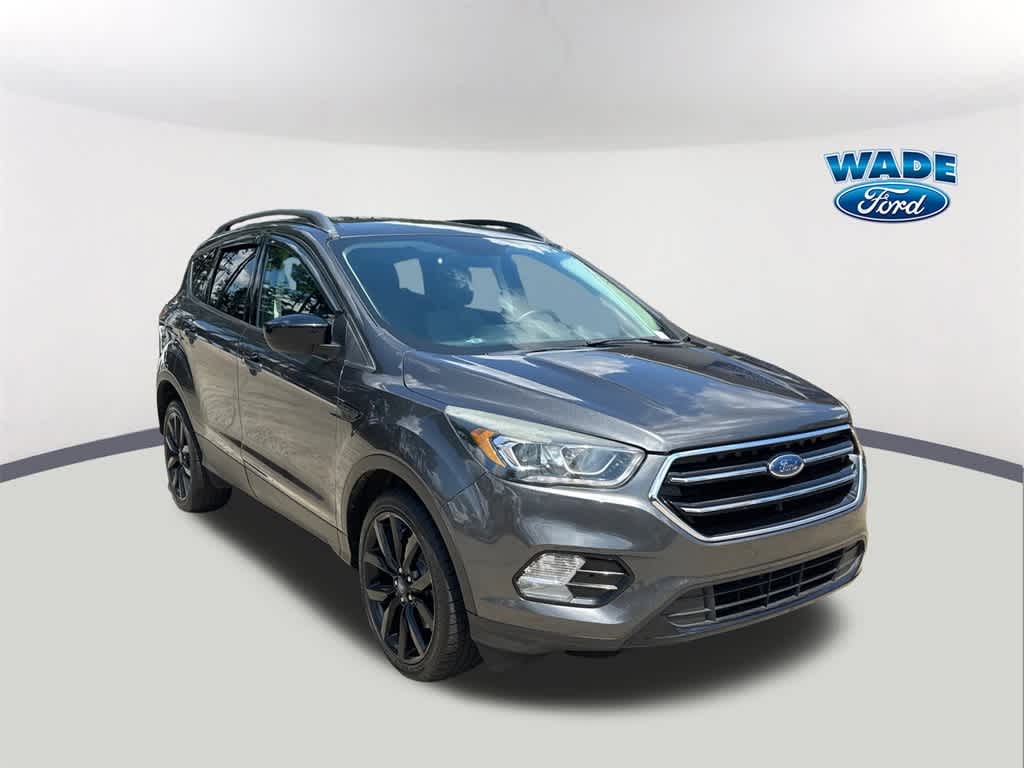 Thumbnail: 2017 Ford Escape - 3