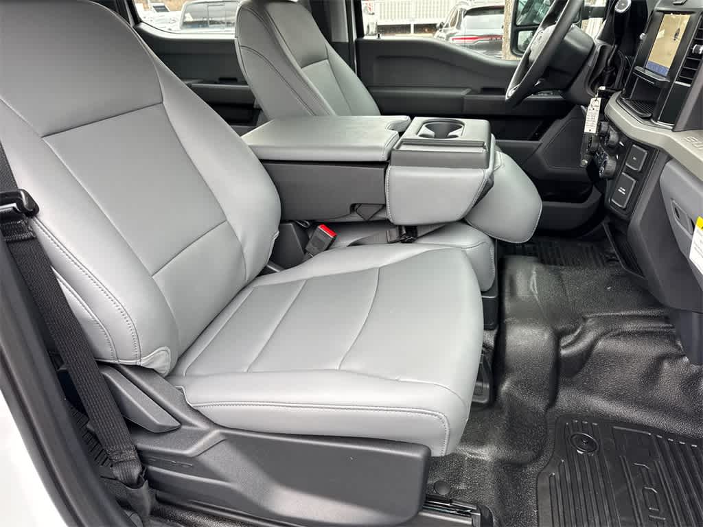 Thumbnail: 2025 Ford F-250 - 12