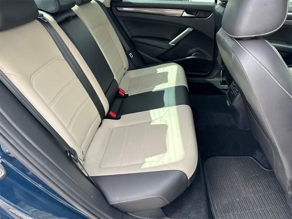 Thumbnail: 2020 Volkswagen Passat - 14