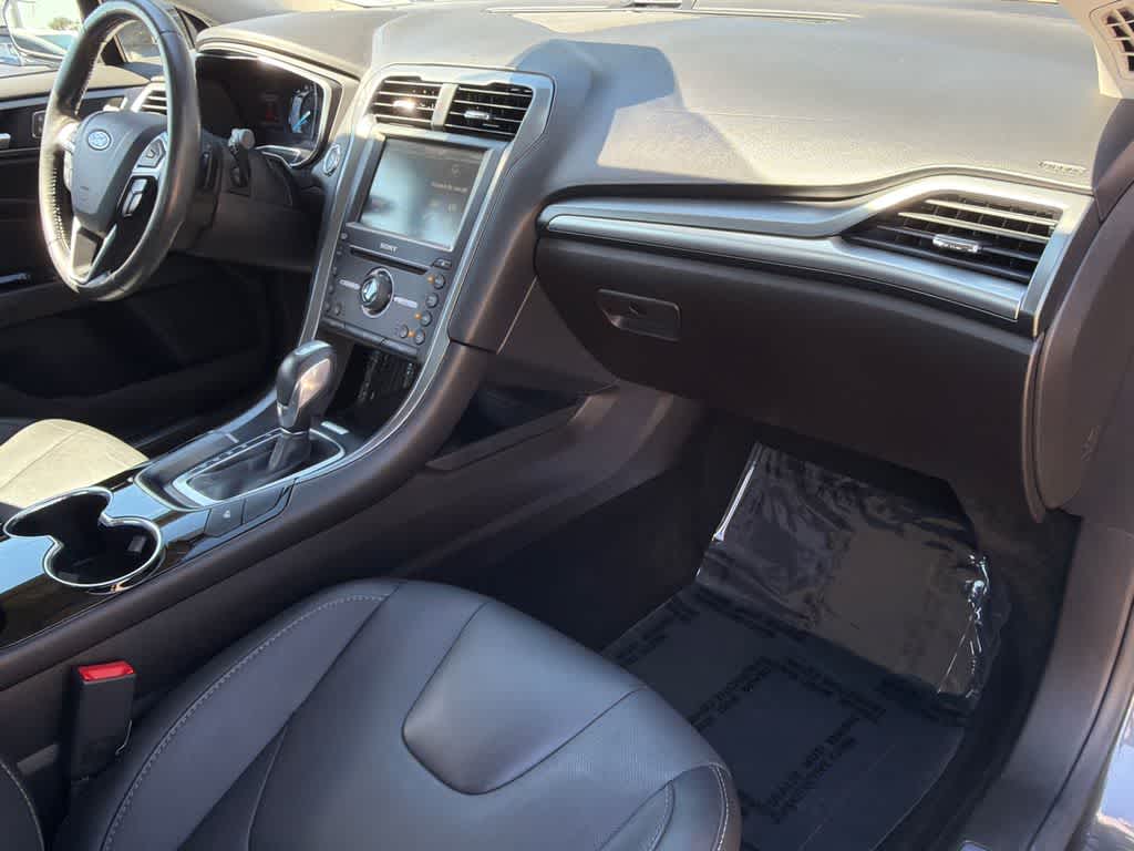 Thumbnail: 2016 Ford Fusion - 13