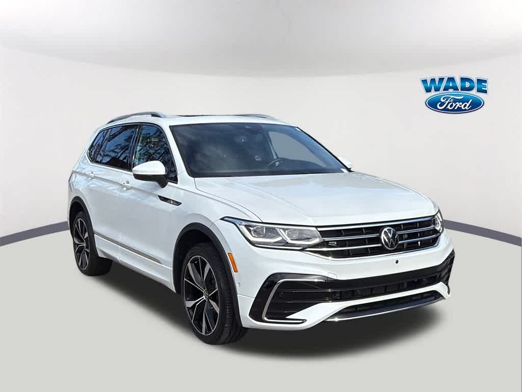 Thumbnail: 2022 Volkswagen Tiguan - 3