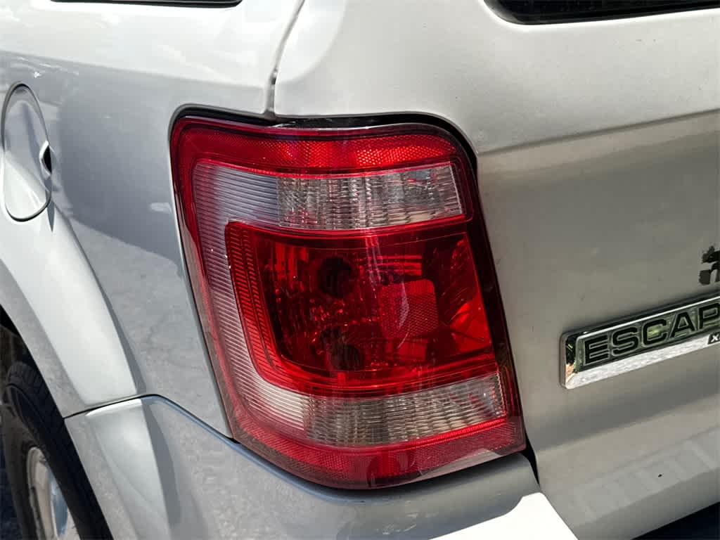 Thumbnail: 2009 Ford Escape - 13