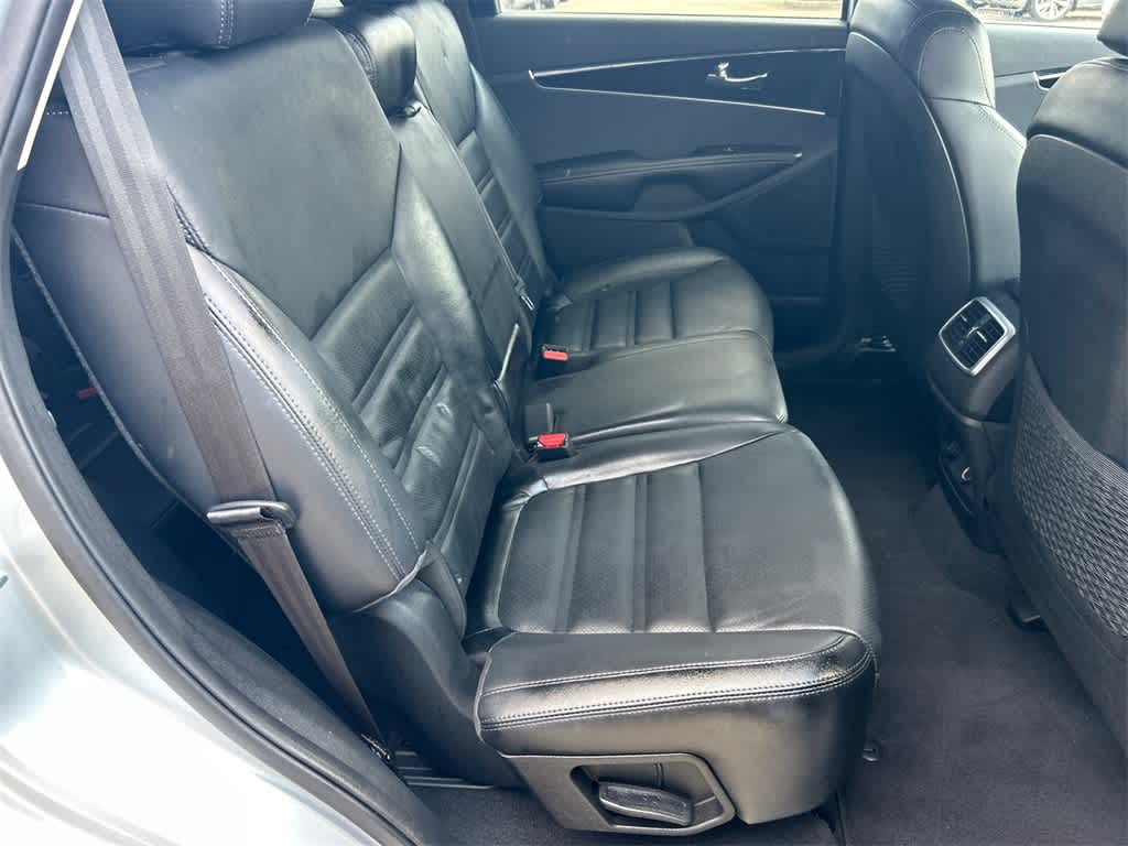 Thumbnail: 2019 Kia Sorento - 14
