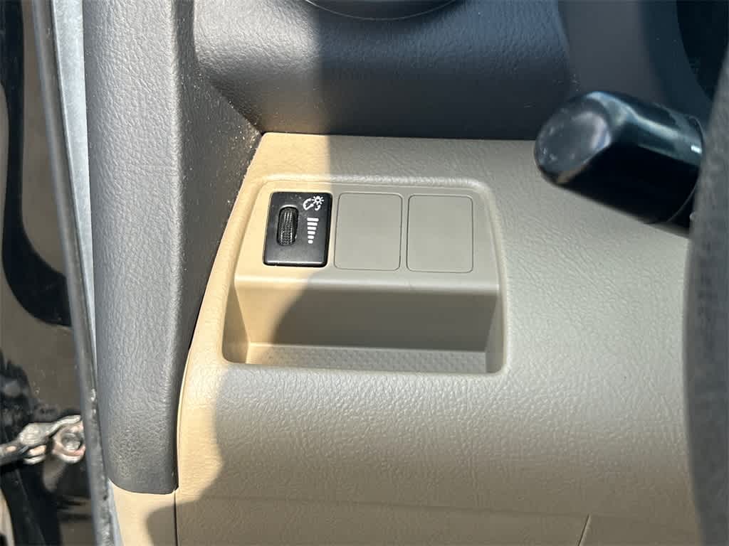 Thumbnail: 2010 Toyota RAV4 - 28