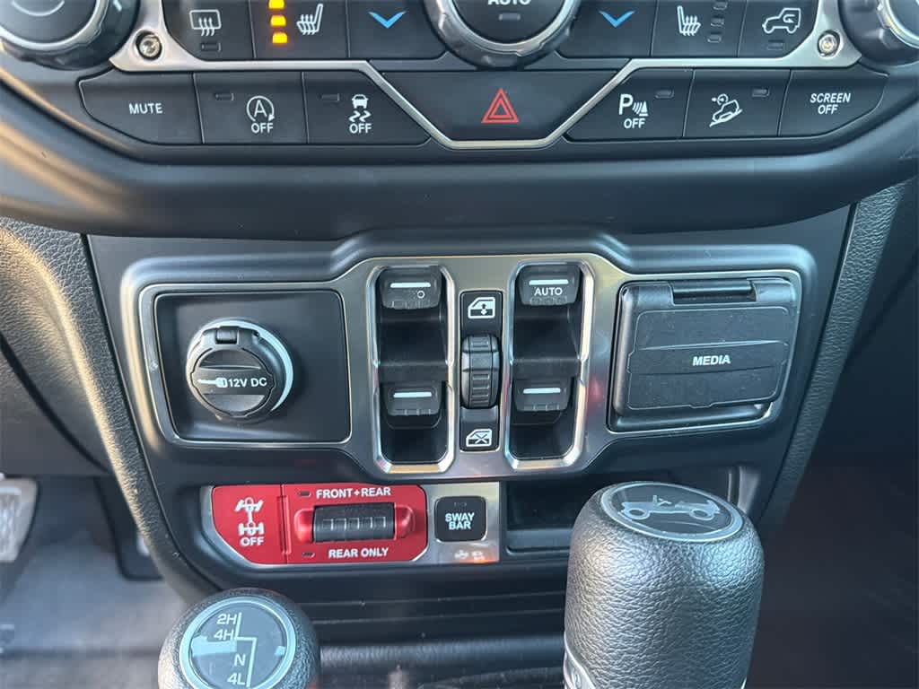 Thumbnail: 2019 Jeep Wrangler - 29