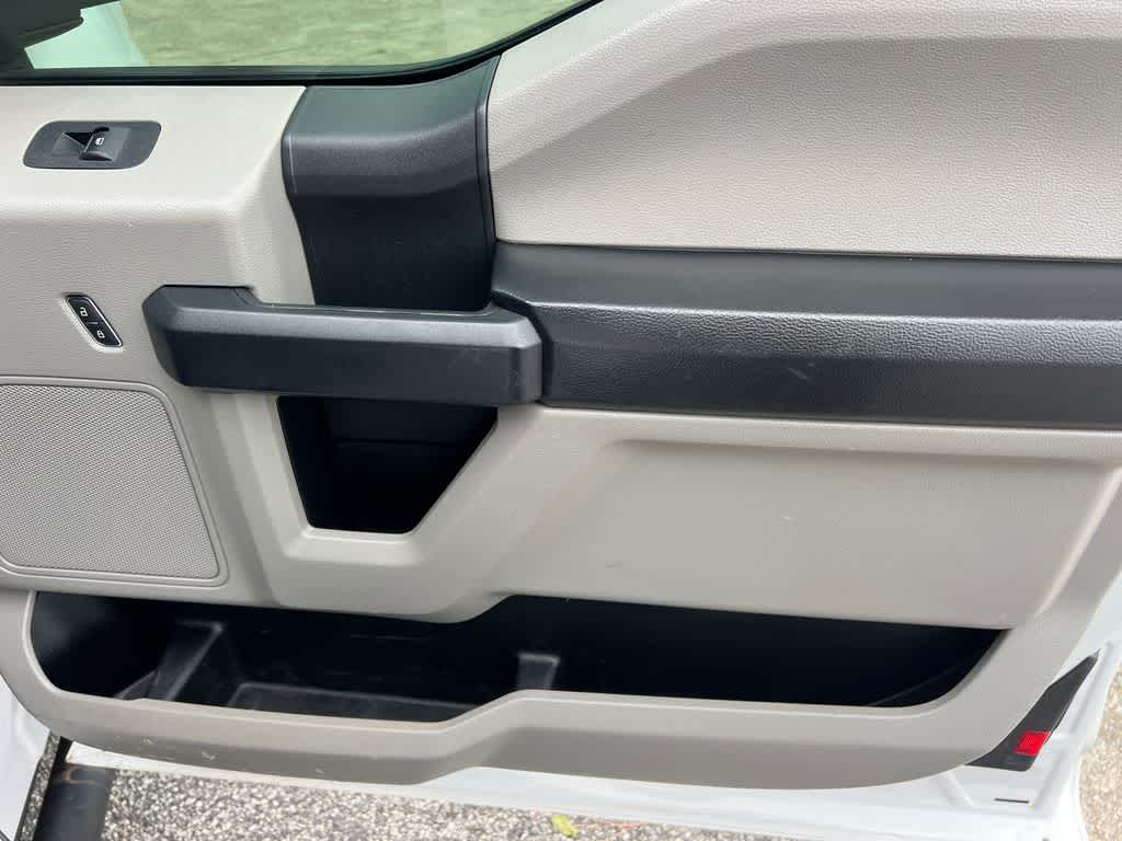 Thumbnail: 2019 Ford Econoline - 13