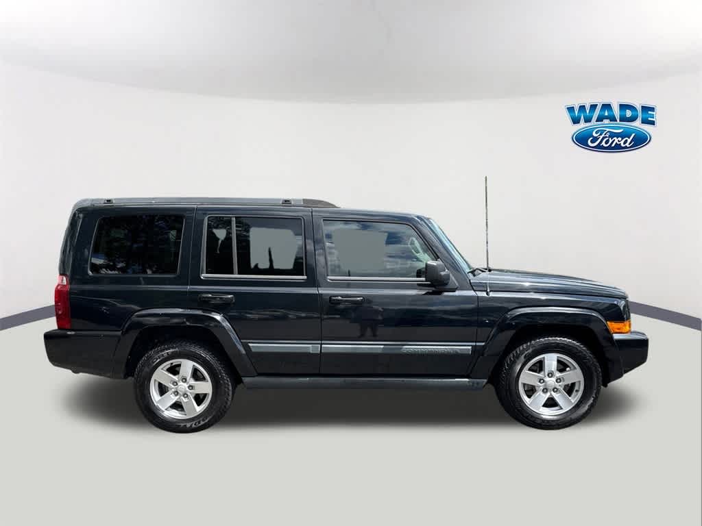 Thumbnail: 2008 Jeep Commander - 4