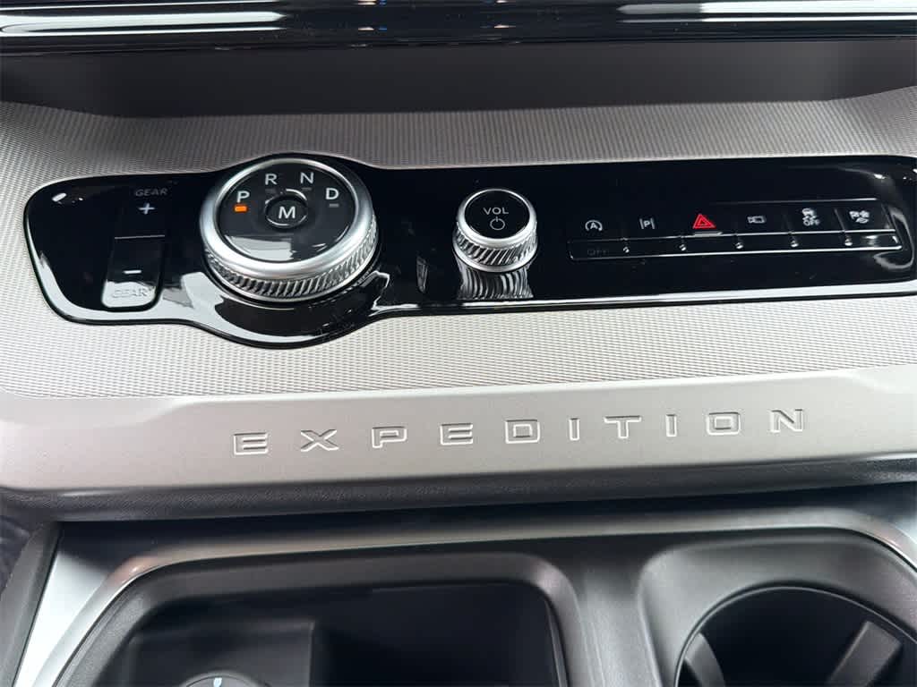 Thumbnail: 2026 Ford Expedition MAX - 32