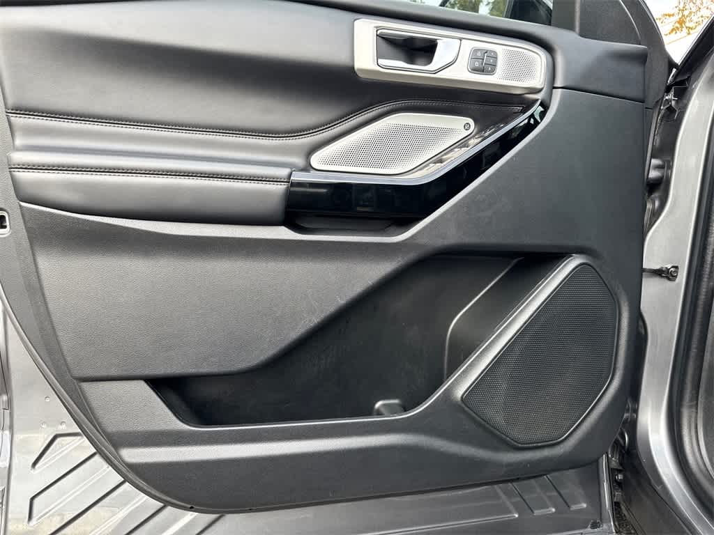 Thumbnail: 2022 Ford Explorer - 11