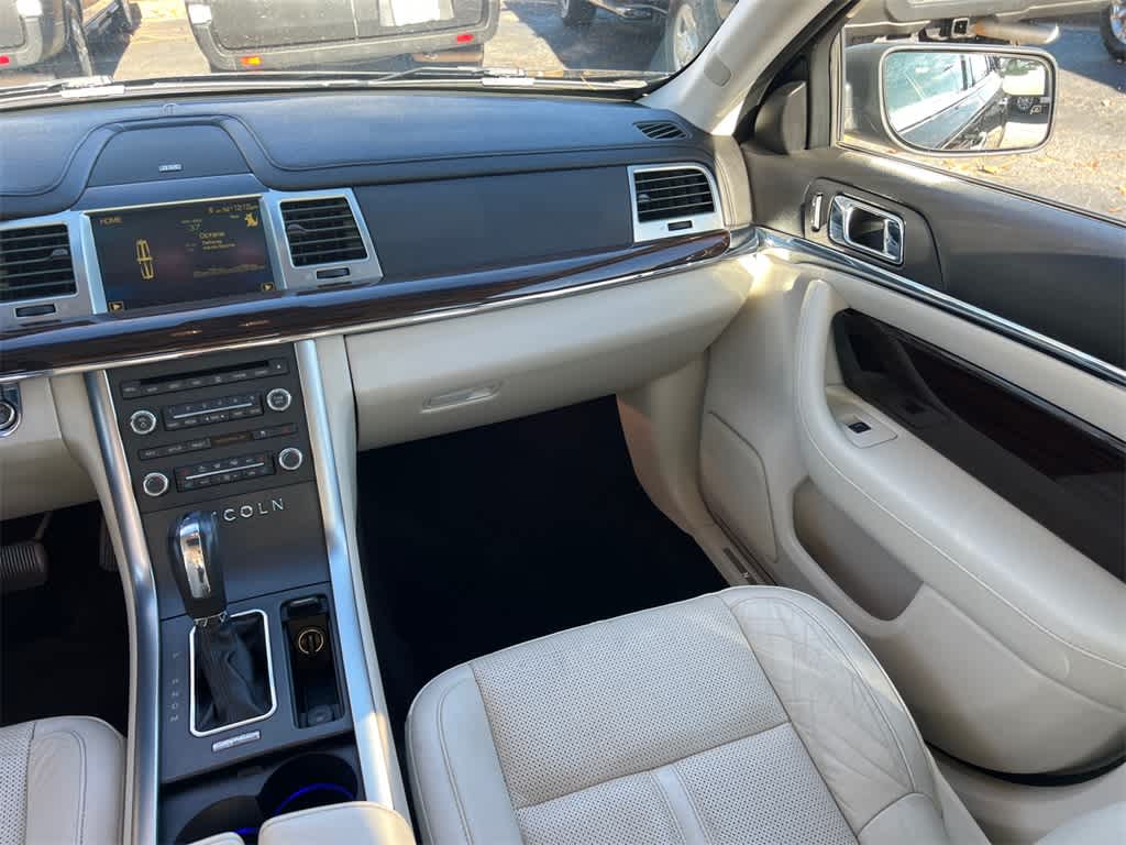 Thumbnail: 2010 Lincoln MKS - 20