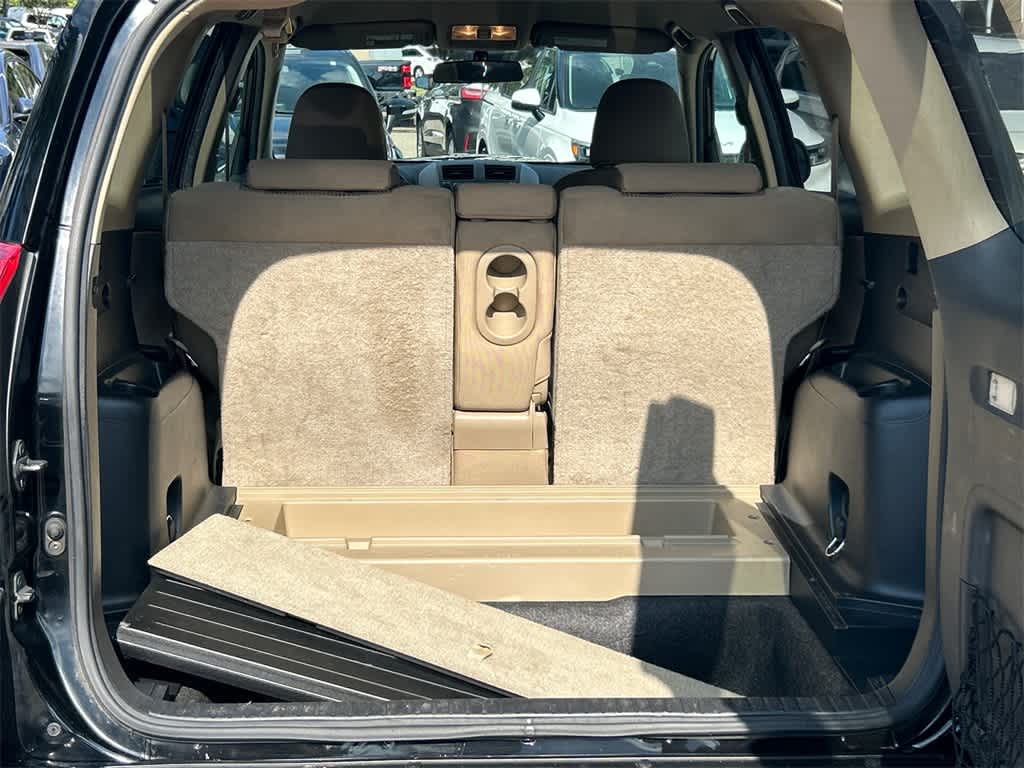 Thumbnail: 2010 Toyota RAV4 - 16