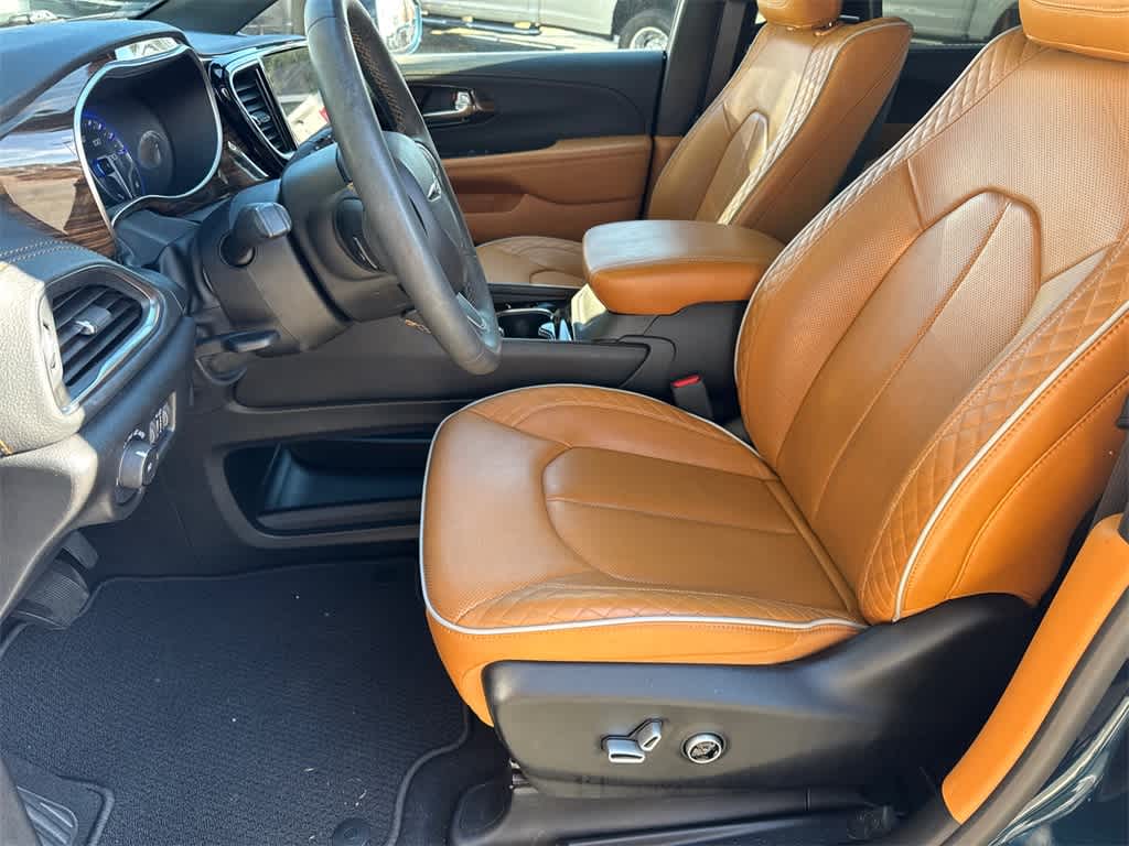 Thumbnail: 2022 Chrysler Pacifica - 10