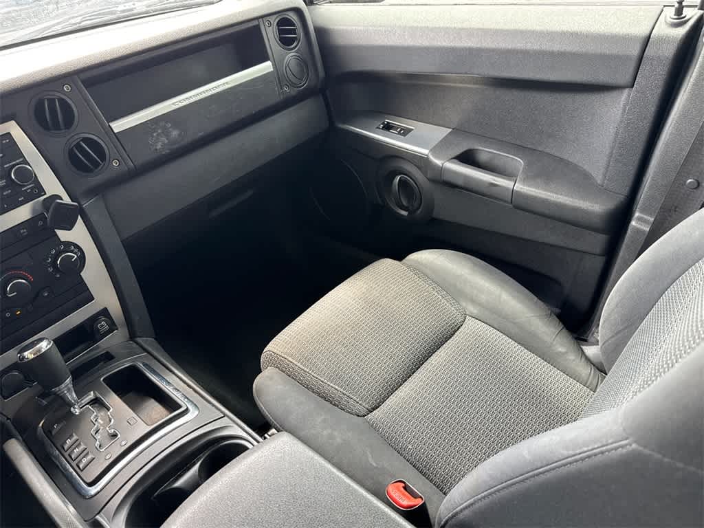Thumbnail: 2008 Jeep Commander - 21