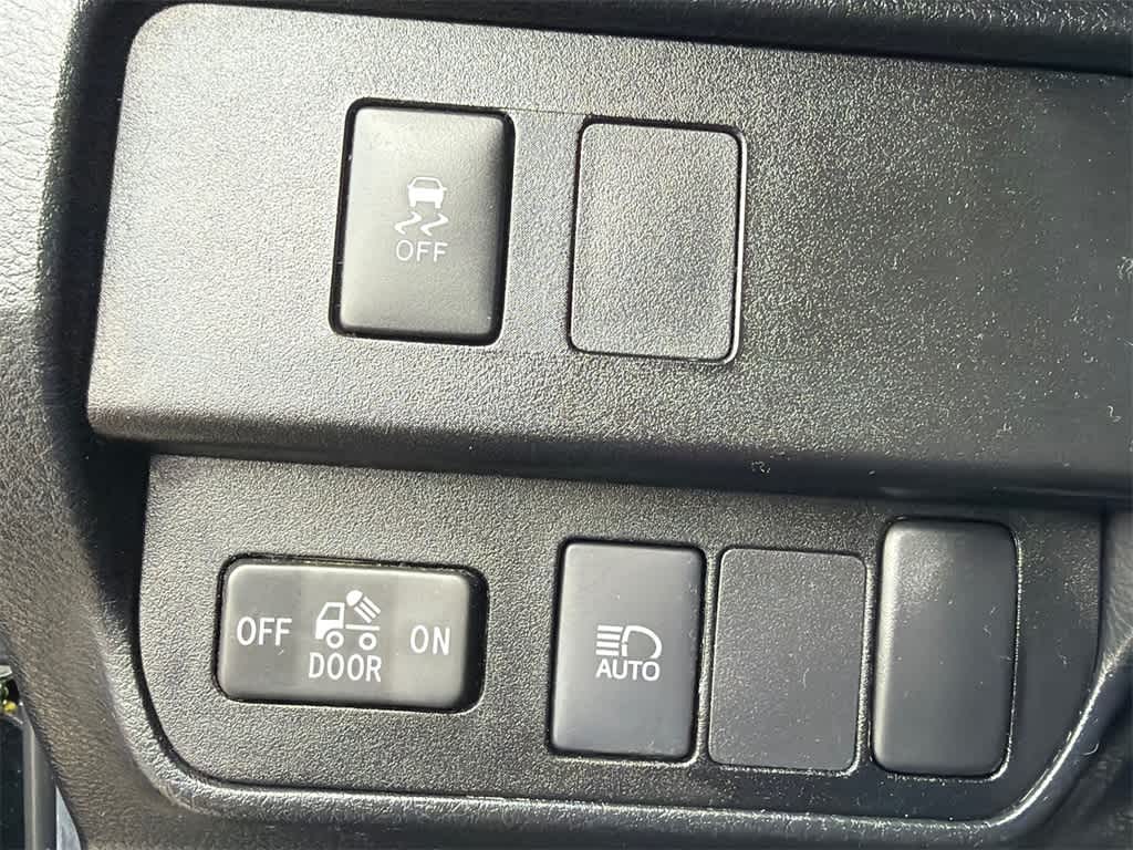 Thumbnail: 2022 Toyota Tacoma - 30