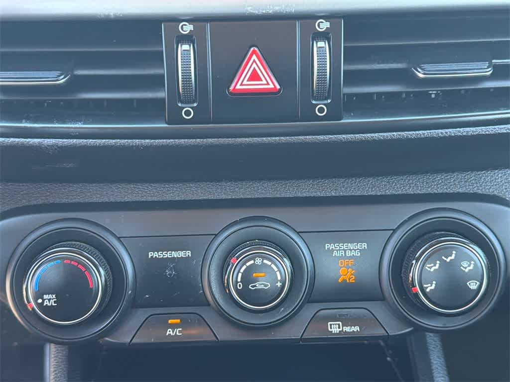 Thumbnail: 2021 Kia Forte - 28