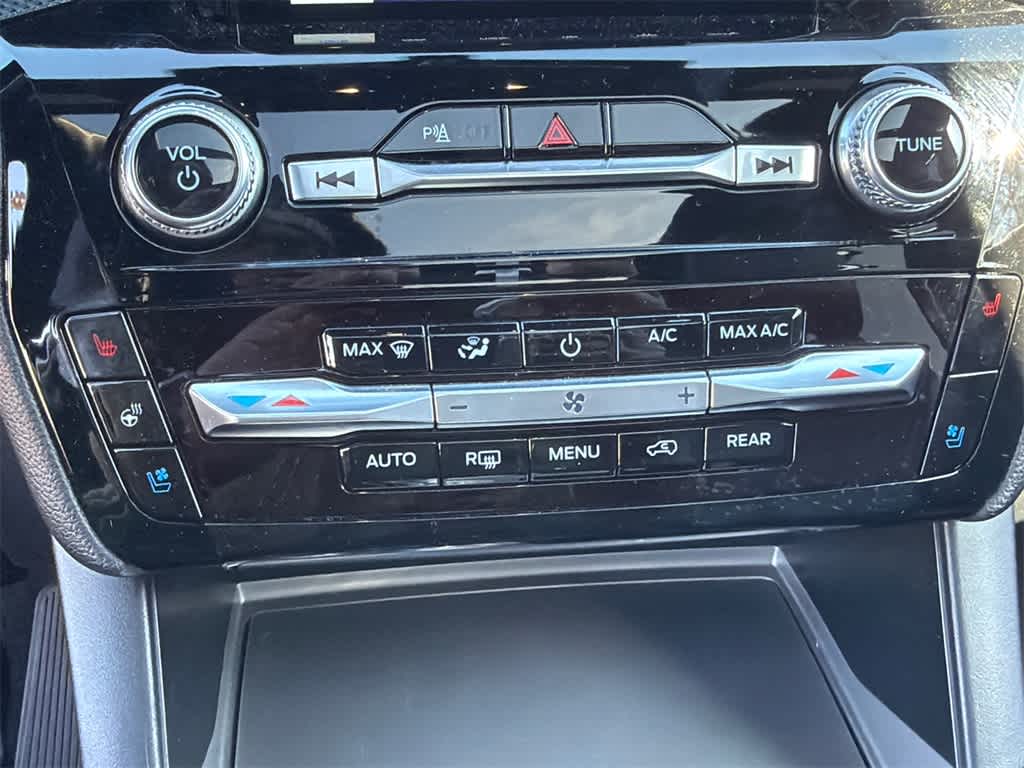 Thumbnail: 2023 Ford Explorer - 31