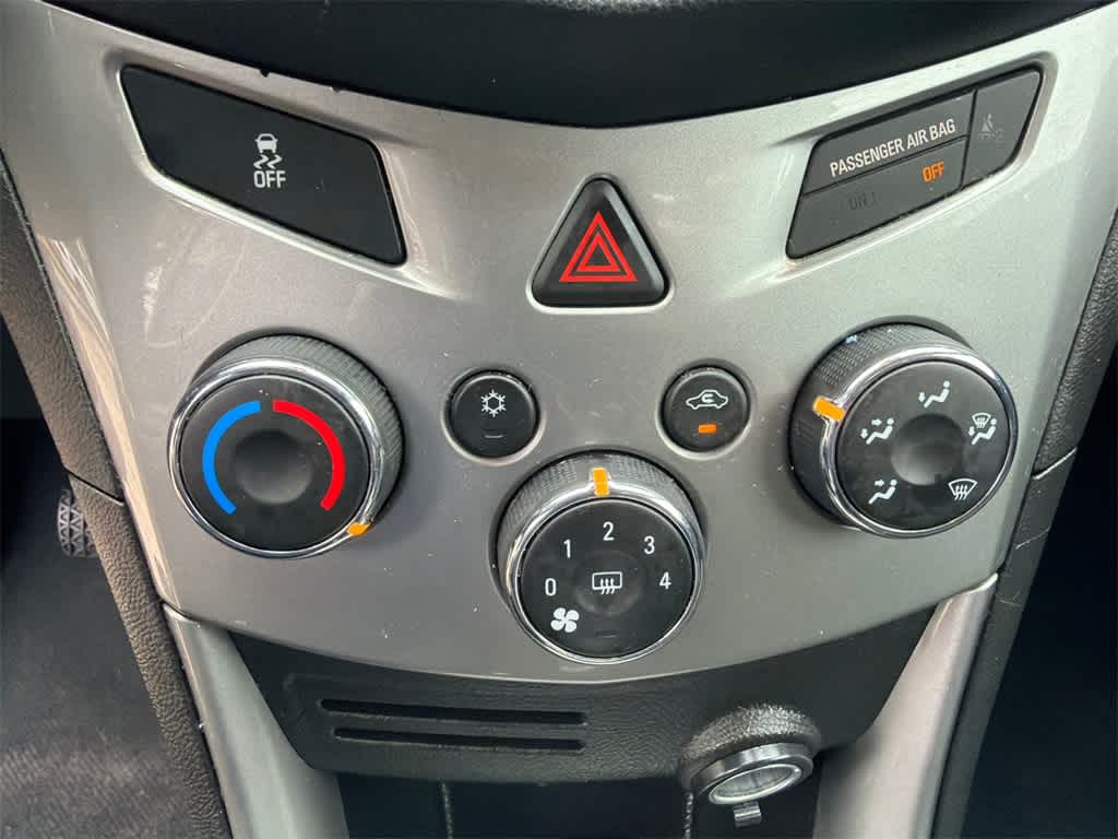 Thumbnail: 2016 Chevrolet Trax - 27