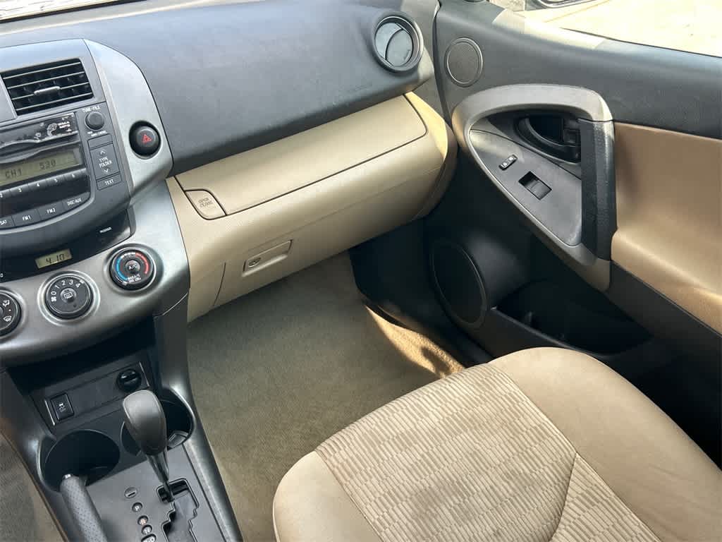 Thumbnail: 2010 Toyota RAV4 - 20