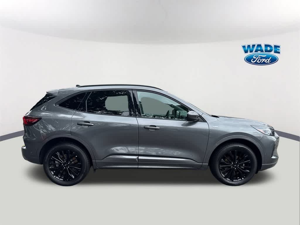 Thumbnail: 2024 Ford Escape - 4