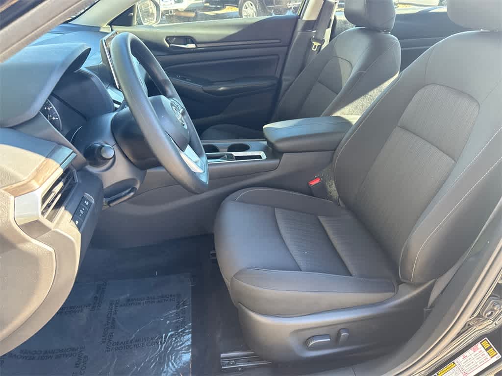 Thumbnail: 2025 Nissan Altima - 10