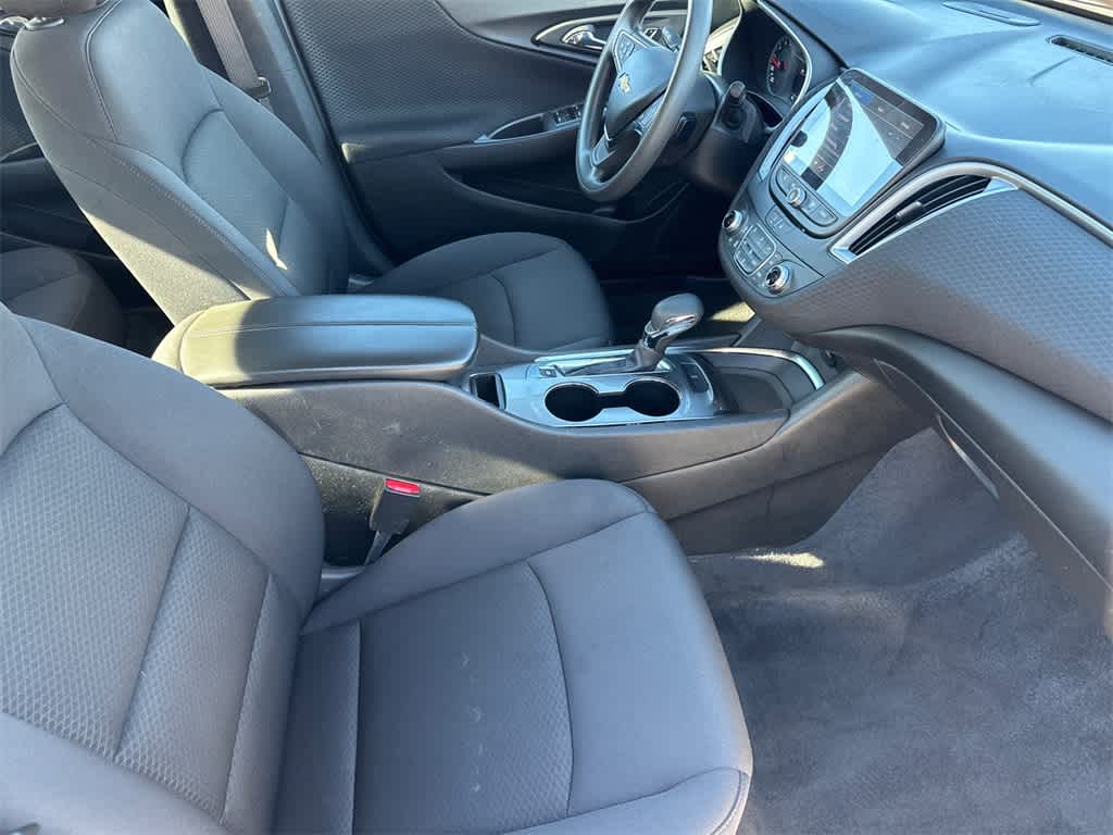 Thumbnail: 2023 Chevrolet Malibu - 12