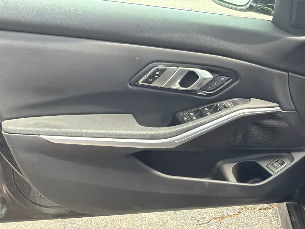 Thumbnail: 2019 BMW 3 Series - 10