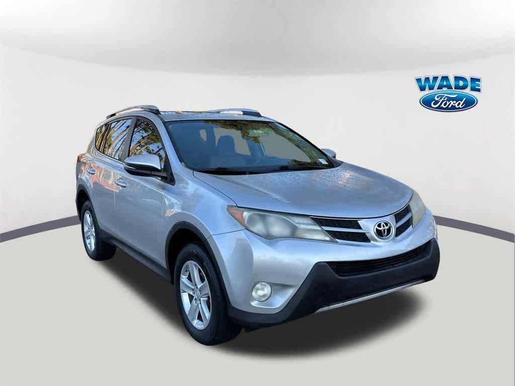Thumbnail: 2013 Toyota RAV4 - 3