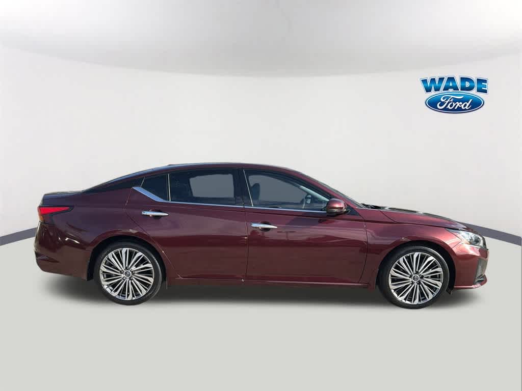 Thumbnail: 2023 Nissan Altima - 4