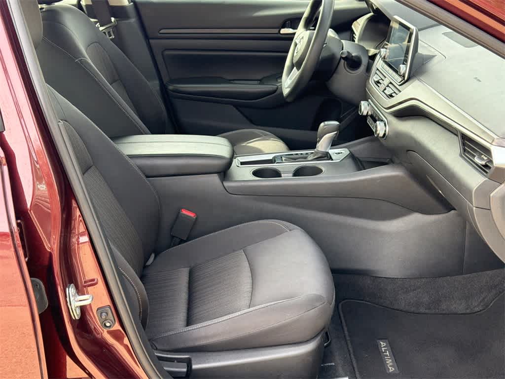 Thumbnail: 2025 Nissan Altima - 12