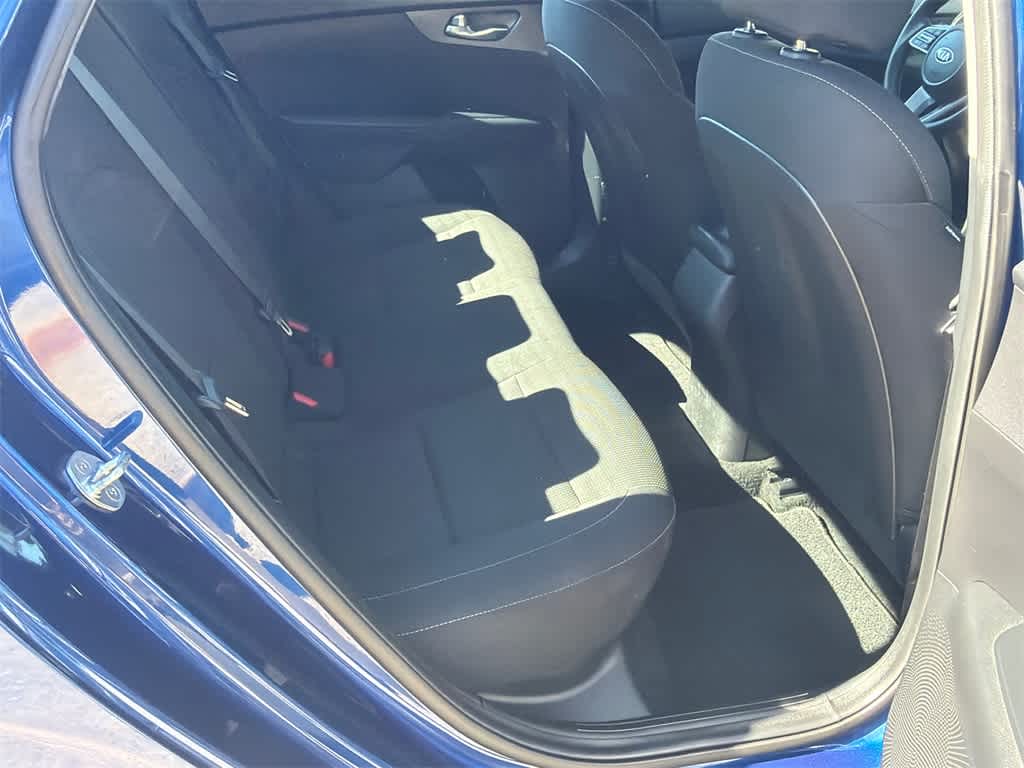 Thumbnail: 2021 Kia Forte - 14