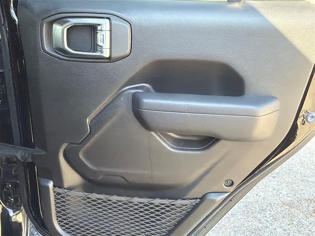 Thumbnail: 2022 Jeep Wrangler - 15