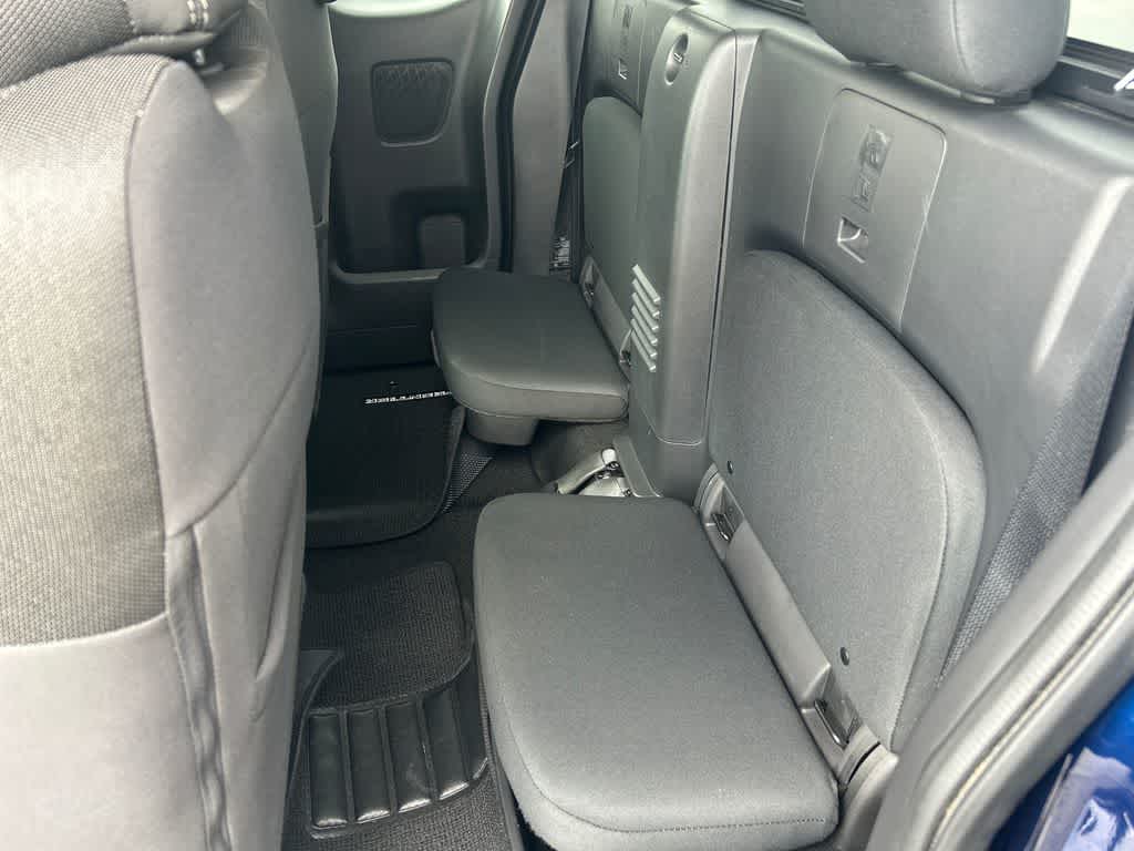 Thumbnail: 2022 Nissan Frontier - 16