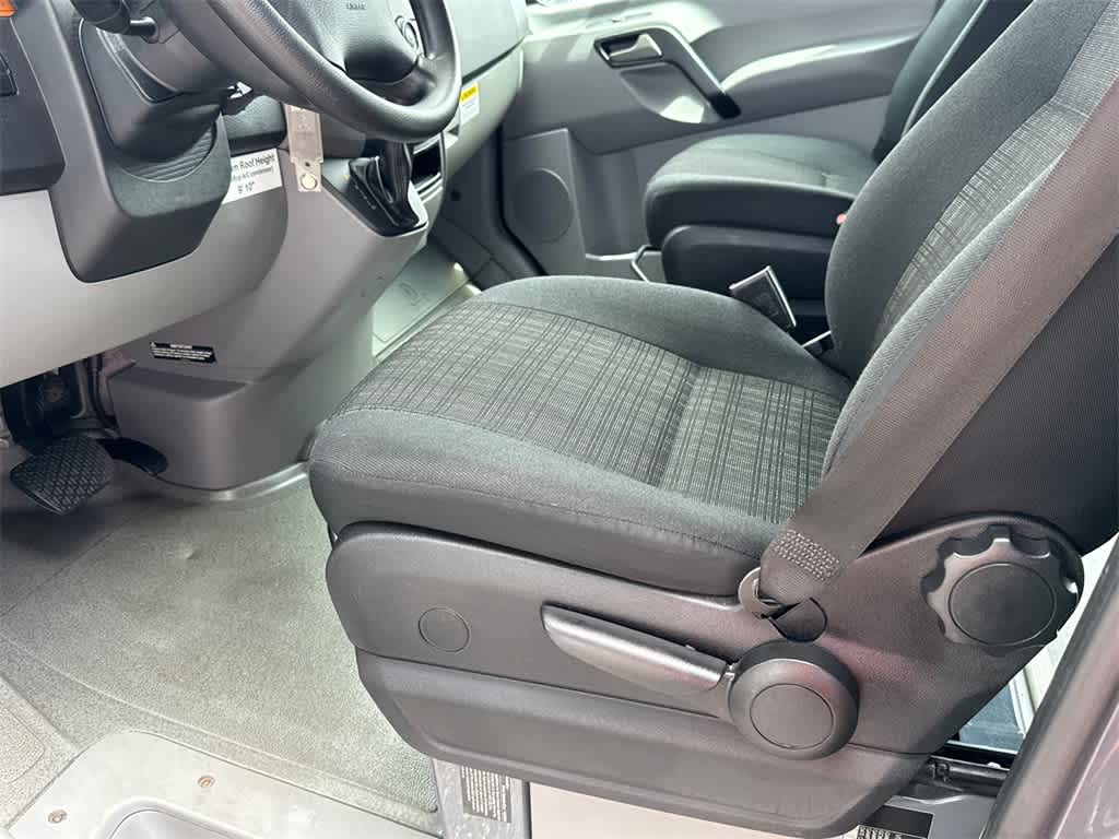 Thumbnail: 2016 Mercedes-Benz Sprinter - 10