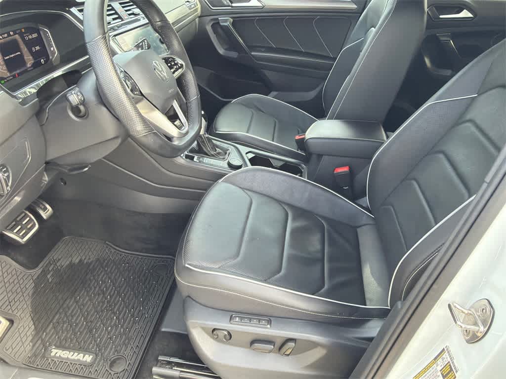 Thumbnail: 2022 Volkswagen Tiguan - 10