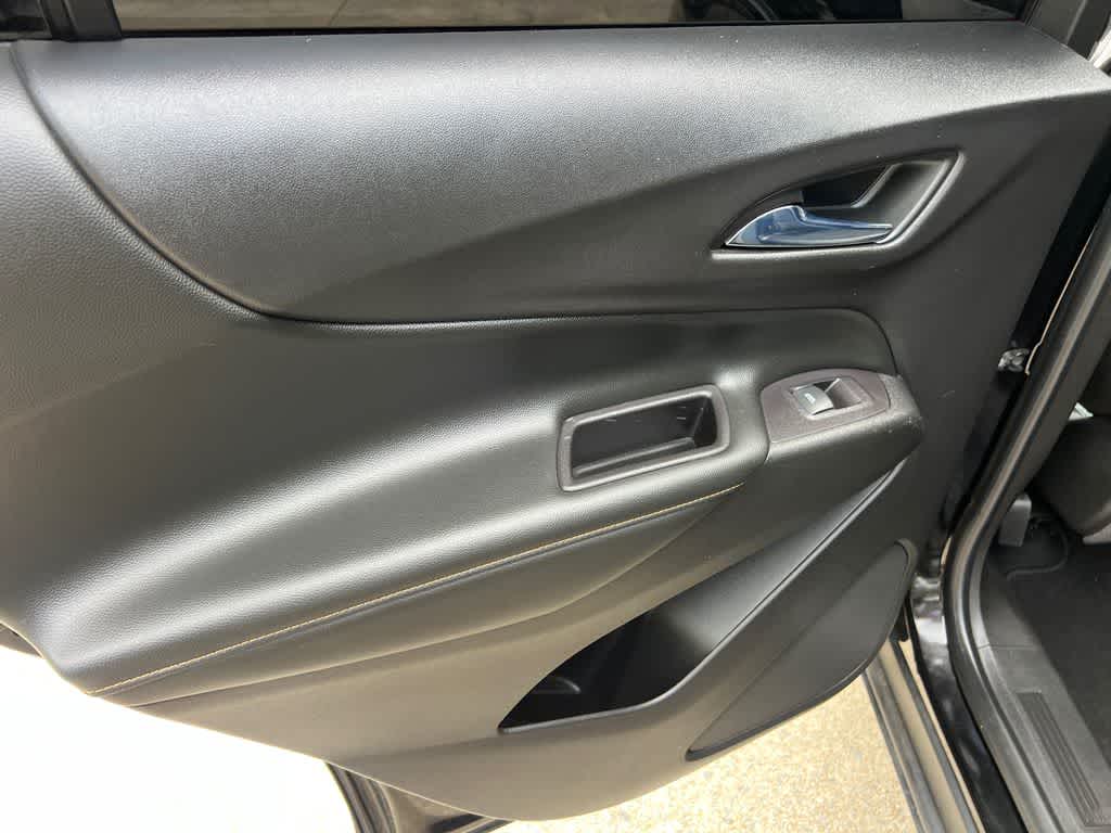 Thumbnail: 2020 Chevrolet Equinox - 21