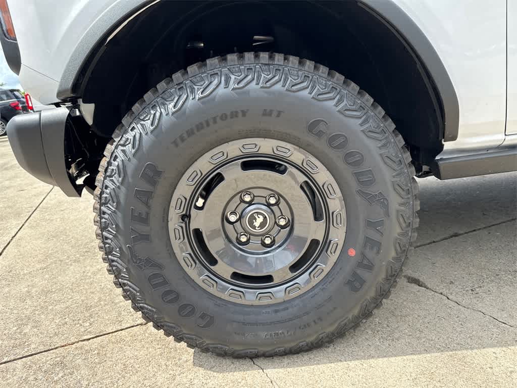 2024 Ford Bronco Black Diamond 9